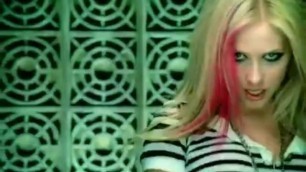 Avril Lavigne - Hot (Video)