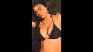 Kylie Jenner Jerk off Challenge (with Moans)